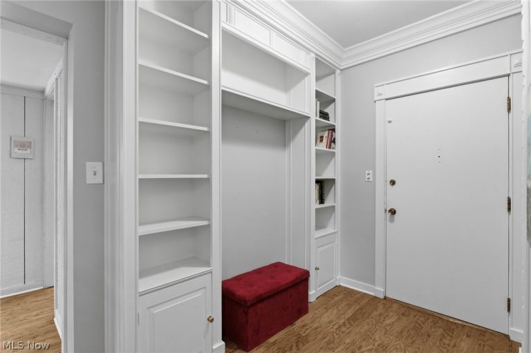 20100 Fairmount Boulevard #102, Shaker Heights, OH - Photo 5