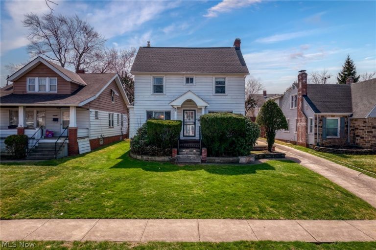 10506 Park Heights Avenue, Garfield Heights, OH - Photo 2