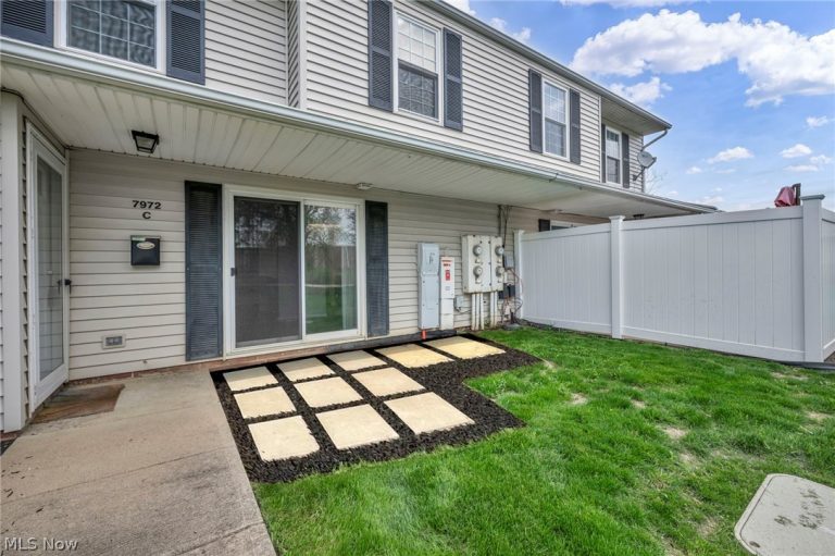 7972 Colonial Drive, Mentor, OH - Photo 3