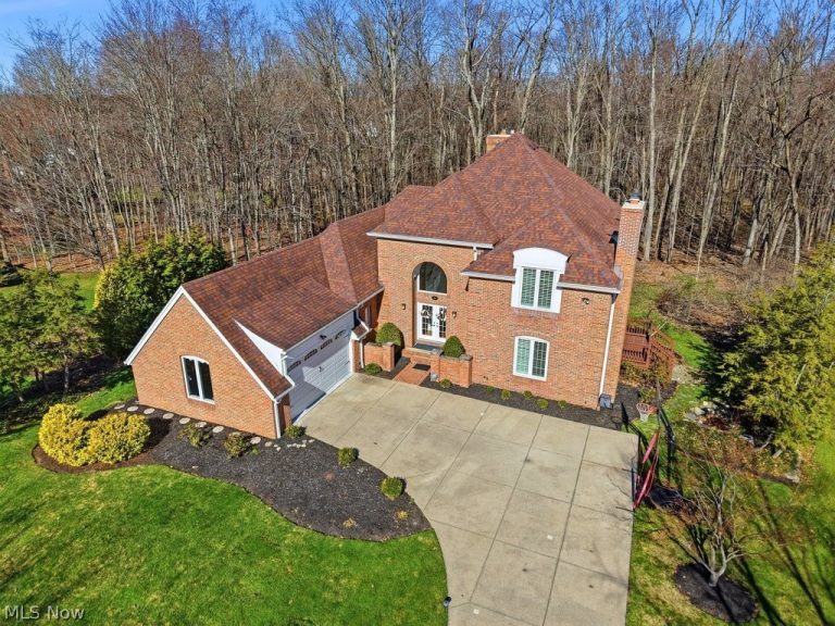 309 High Bluff, Aurora, OH - Photo 4