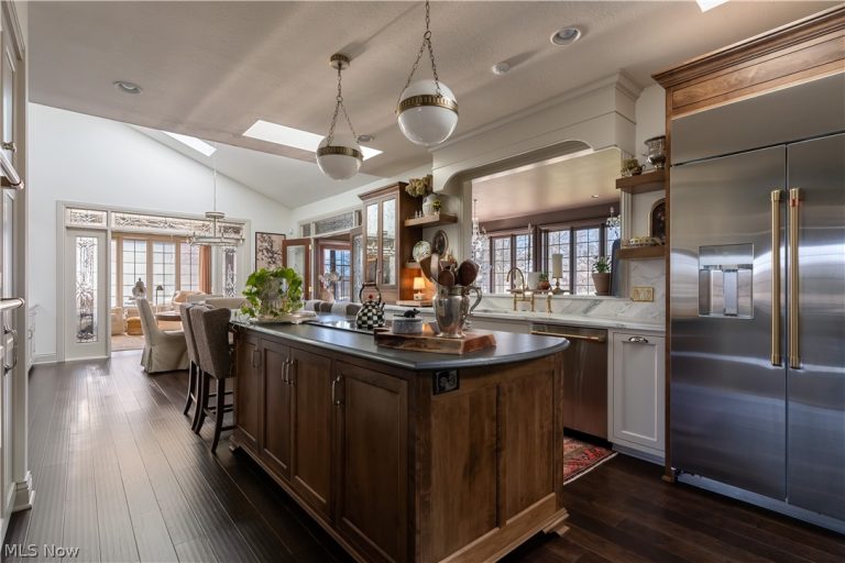 6182 Bertram Avenue, Canton, OH - Photo 3