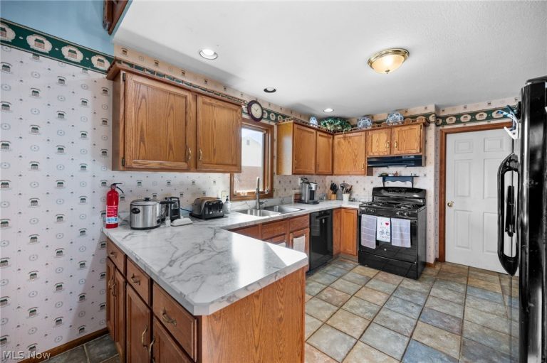 36080 Maple Drive, North Ridgeville, OH - Photo 8