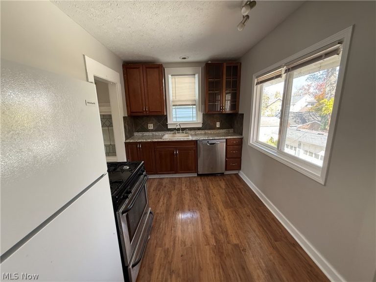 1275 Donald Avenue, Lakewood, OH - Photo 3