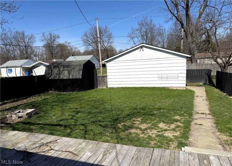 425 Second Street, Brewster, OH - Photo 7