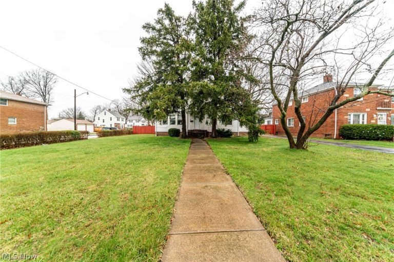 20303 Lake Shore Boulevard, Euclid, OH - Photo 3