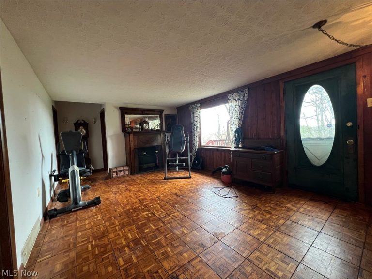 241 Parker Lane, Tallmadge, OH - Photo 4