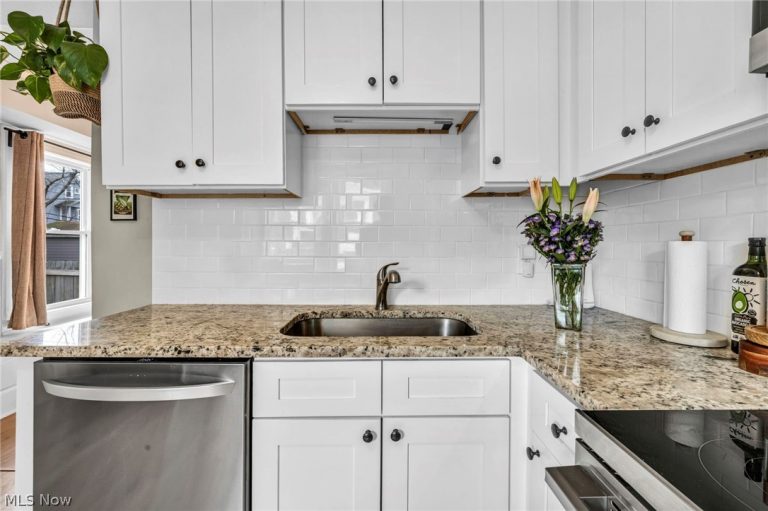 3322 Altamont Avenue, Cleveland Heights, OH - Photo 8