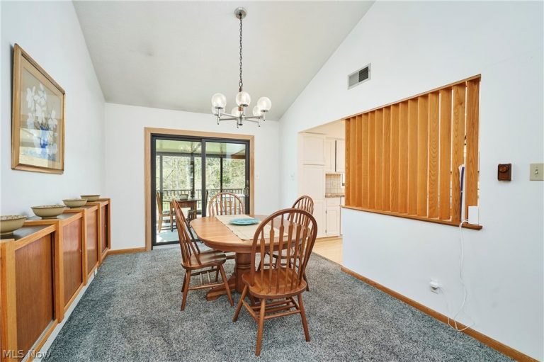 3574 Antoinette Drive, Cuyahoga Falls, OH - Photo 8