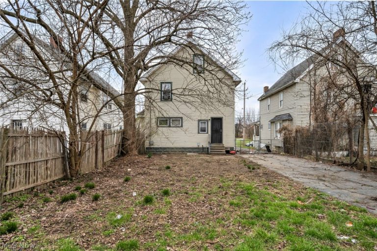 7914 Dorver Avenue, Cleveland, OH - Photo 5