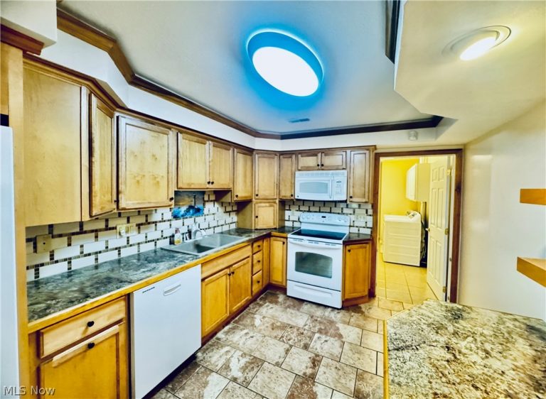 318 Millennium Drive, Tallmadge, OH - Photo 4