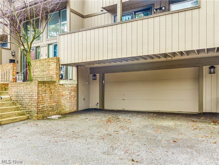 2675 Warrensville Center Road #2, Shaker Heights, OH - Photo 4