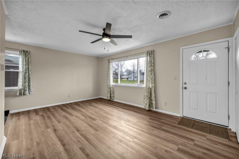 604 Bell Avenue, Elyria, OH - Photo 5