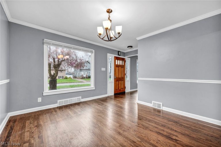 300 Russell Avenue, Niles, OH - Photo 8
