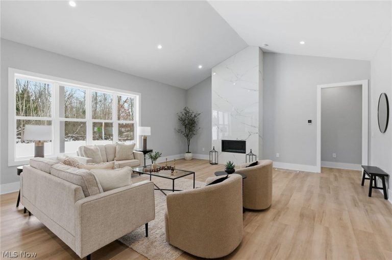 2069 Mattingly Road, Hinckley, OH - Photo 3