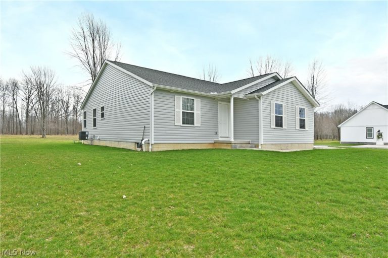 5554 Alva Avenue, Warren, OH - Photo 2