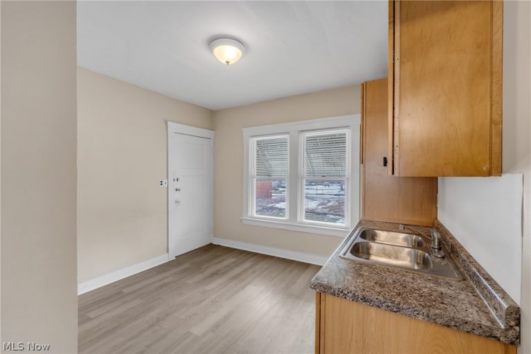 3011 Bradwell Avenue, Cleveland, OH - Photo 8
