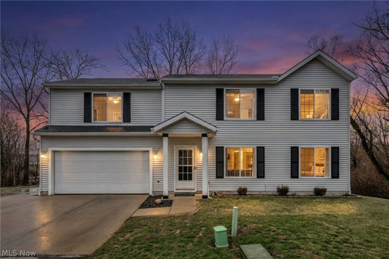 3194 Castleton Court, Akron, OH - Photo 2