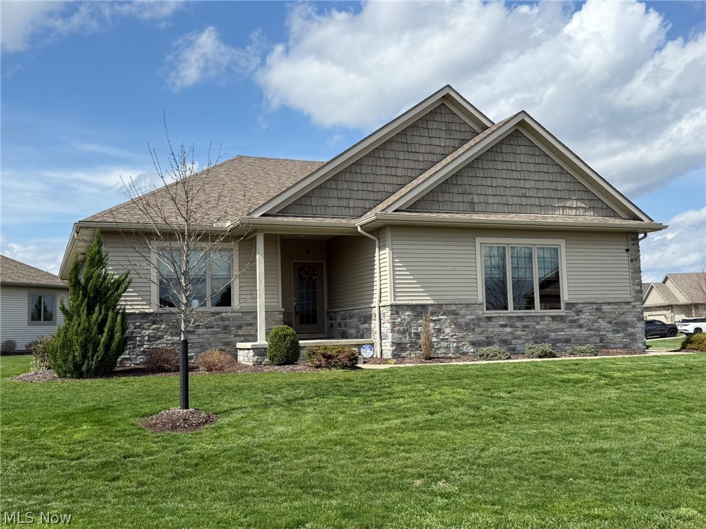 1163 Pine Bluff Drive, New Philadelphia, OH