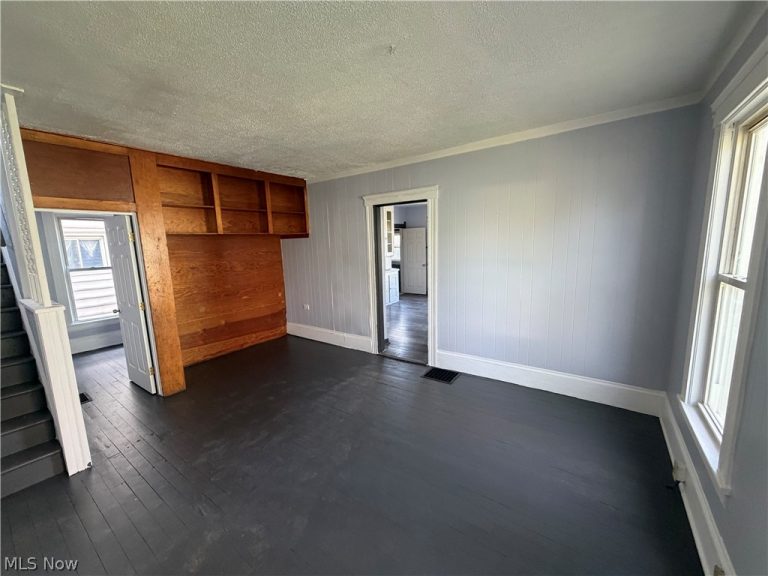 347 11th Street, Elyria, OH - Photo 8