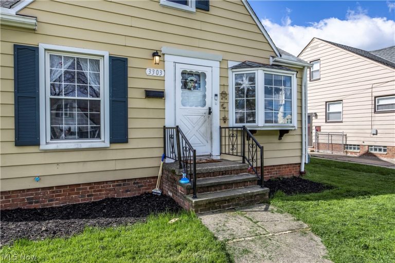 3303 Liggett Drive, Parma, OH - Photo 2
