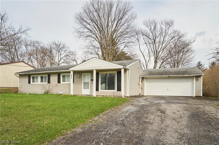 6255 Randolph Road, Bedford Heights, OH - Photo 2