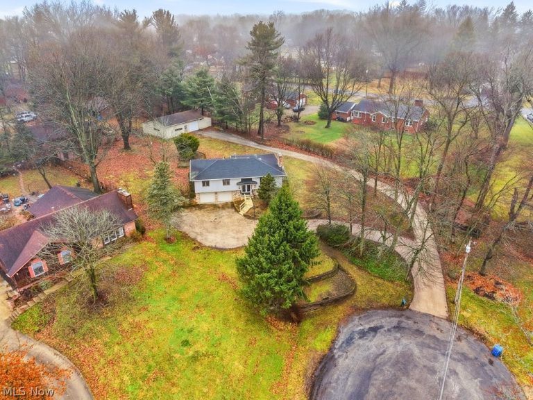 1464 Blair Drive, Akron, OH - Photo 4