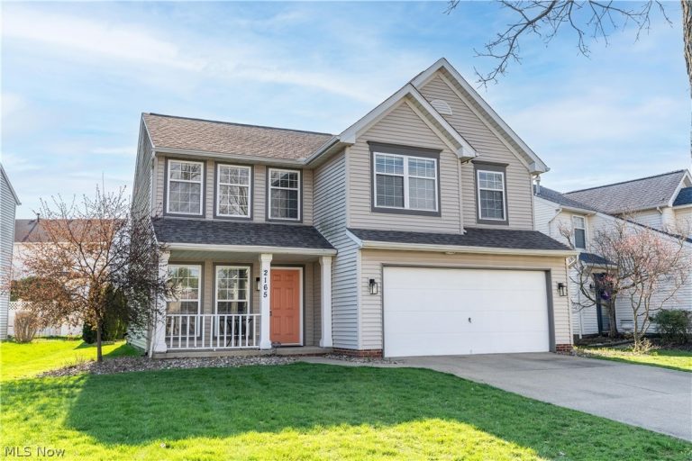 2165 Stonehenge Circle, Akron, OH - Photo 2