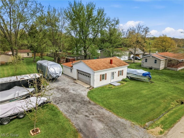 6982 Mcclure Road, Hubbard, OH - Photo 4