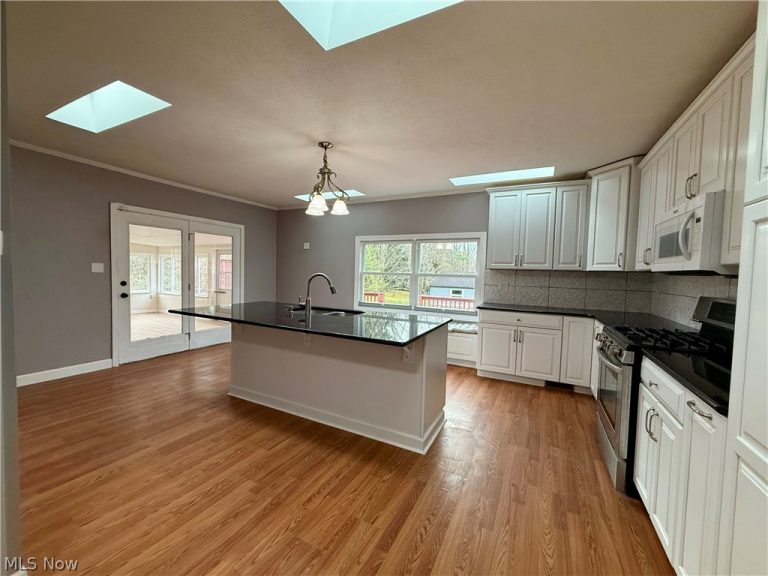 2006 Bridger Road, Akron, OH - Photo 8