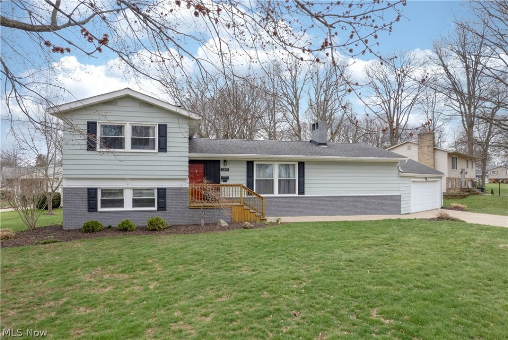 2397 Norman Drive, Stow, OH