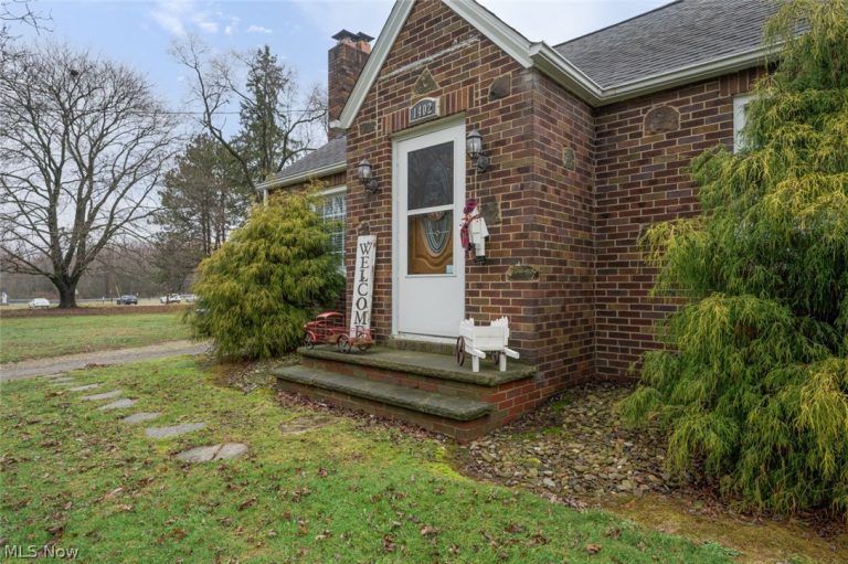 1402 Chapel Street, Louisville, OH - Photo 2