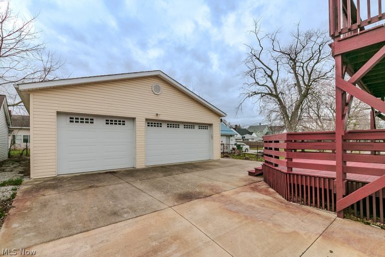 504 7th Street, Fairport Harbor, OH - Photo 3
