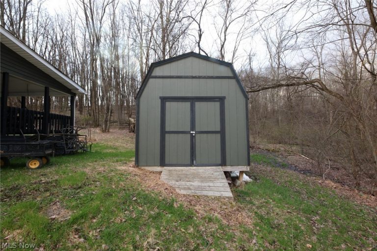 961 Glendale Road, New Cumberland, WV - Photo 4