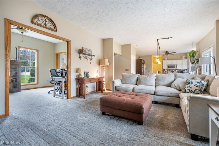 6962 Maple Glen Avenue, North Canton, OH - Photo 5