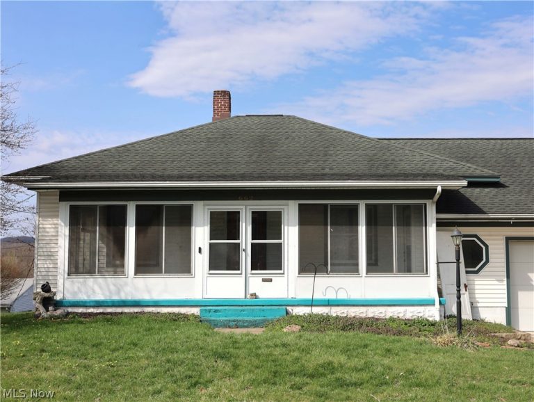 662 Monroe Street, Millersburg, OH - Photo 3