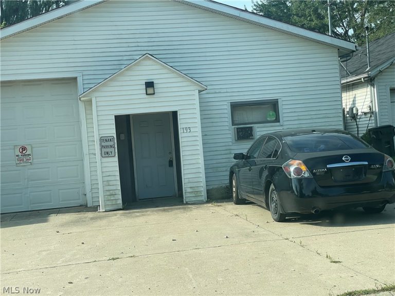 193 Brace, Elyria, OH, 44035