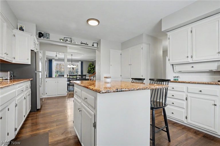 350 Ingram Drive, Boardman, OH - Photo 8