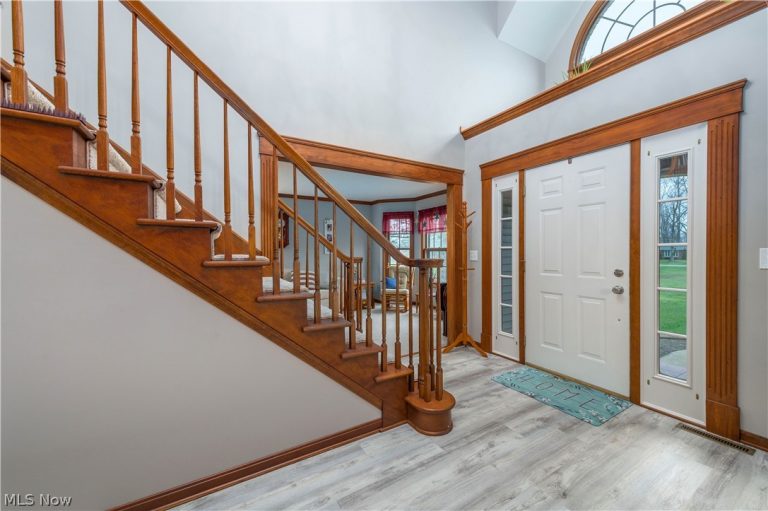 44565 Stang Road, Elyria, OH - Photo 4