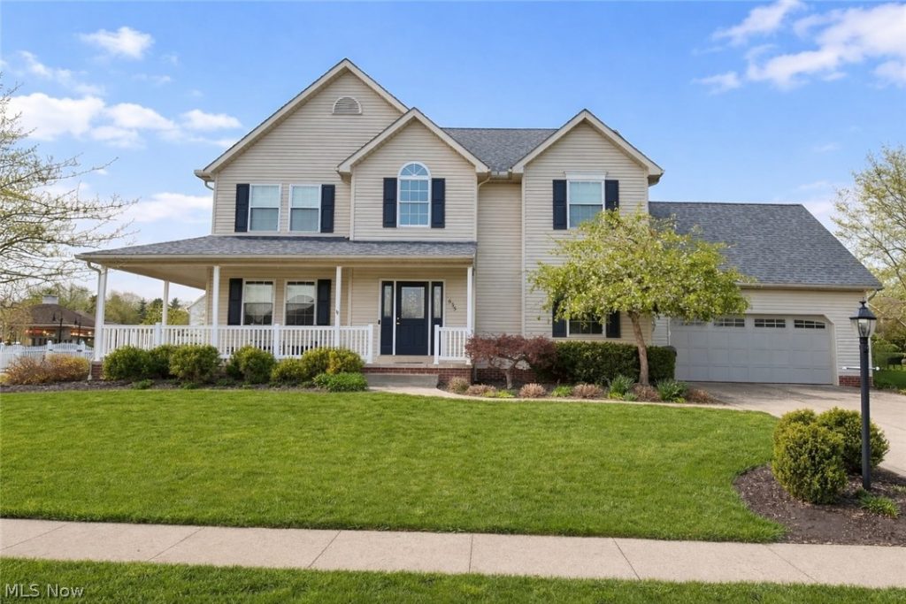 635 Hawthorn Drive, Dover, OH