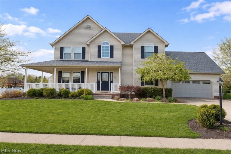 635 Hawthorn Drive, Dover, OH, 44622