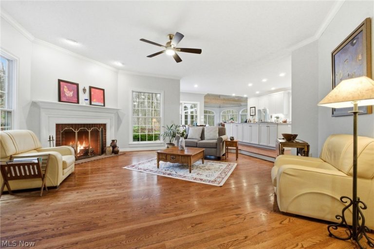 113 Champion Lane, Chagrin Falls, OH - Photo 5
