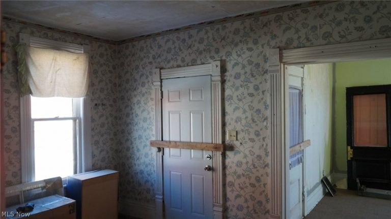 858 May Street, Akron, OH - Photo 6