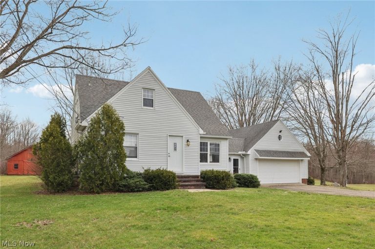 9877 Cutts Road, Chardon, OH - Photo 3