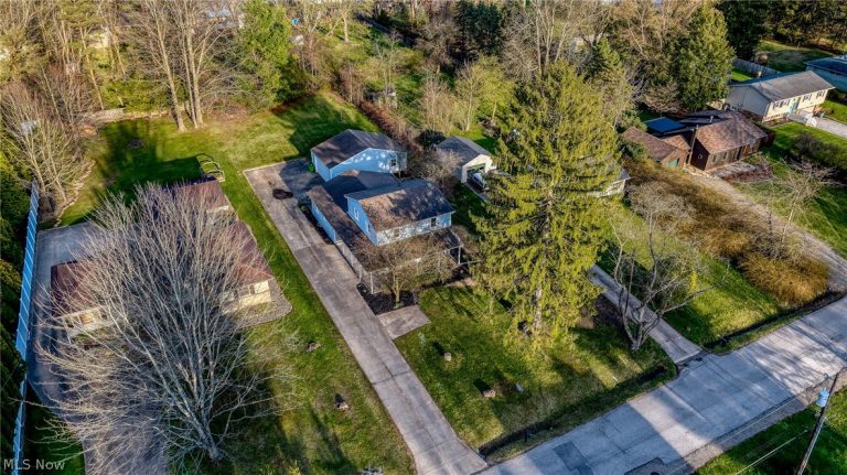 152 Harry Avenue, Munroe Falls, OH - Photo 5