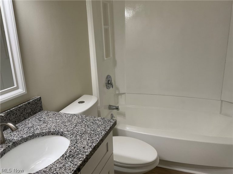 541 Howells Court, Eastlake, OH - Photo 8