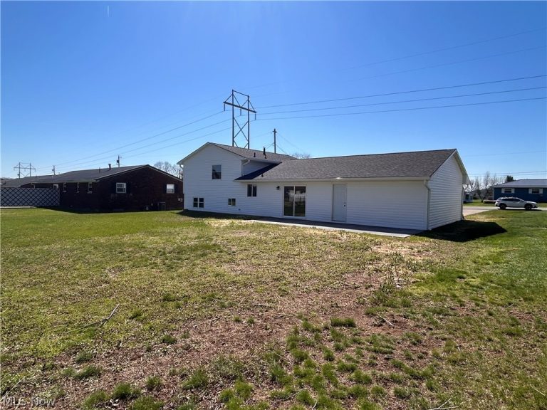 114 Devol Drive, Marietta, OH - Photo 6