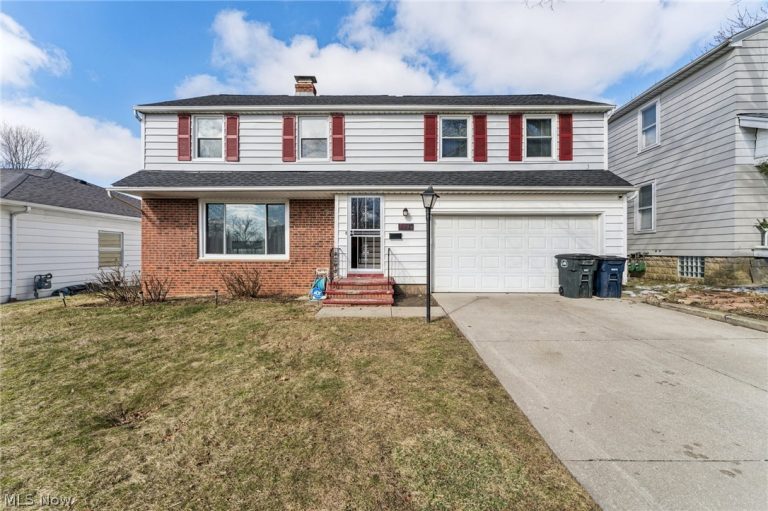 5039 Fairlawn Road, Lyndhurst, OH - Photo 2
