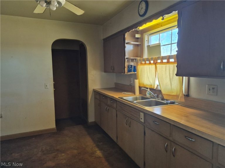 1093 Schaaf Road, Brooklyn Heights, OH - Photo 4