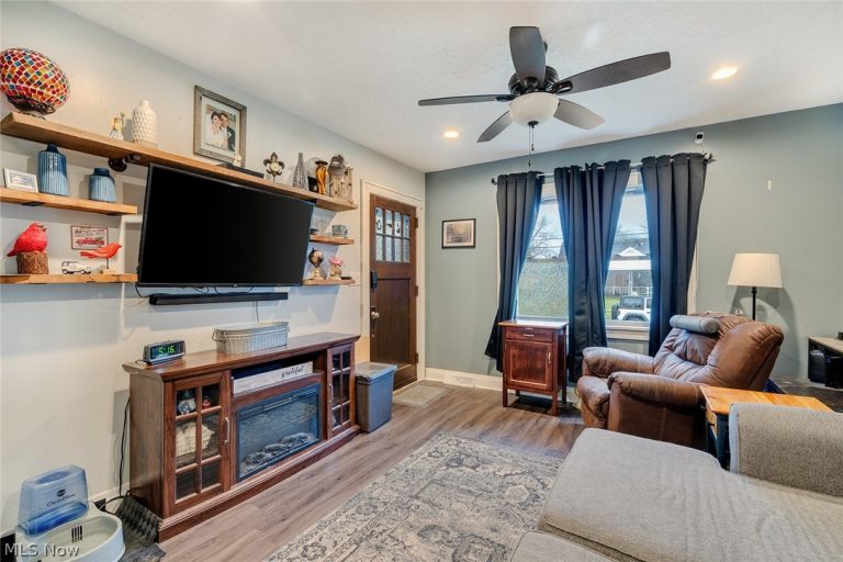 1634 Meadowbrook Avenue, Youngstown, OH - Photo 3