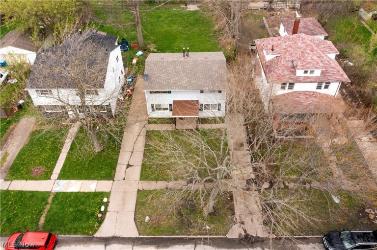 1627 33rd Street, Lorain, OH - Photo 2